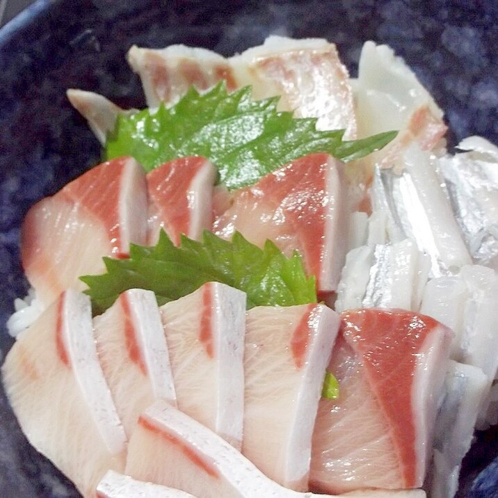 お刺身盛り合わせで簡単海鮮丼！